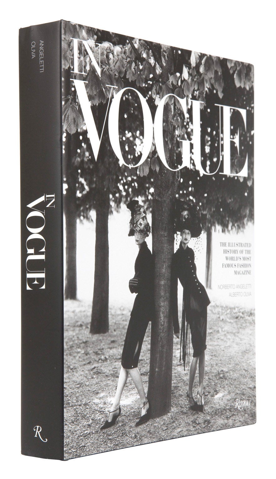 In Vogue: An Illustrated History of the World's Most Famous Fashion Magazine [Book]